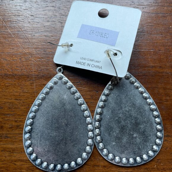 Bundle 3 for $12. Statement Earrings – Sunflower & Leopard Print w/ Rhinestones - Picture 2 of 3